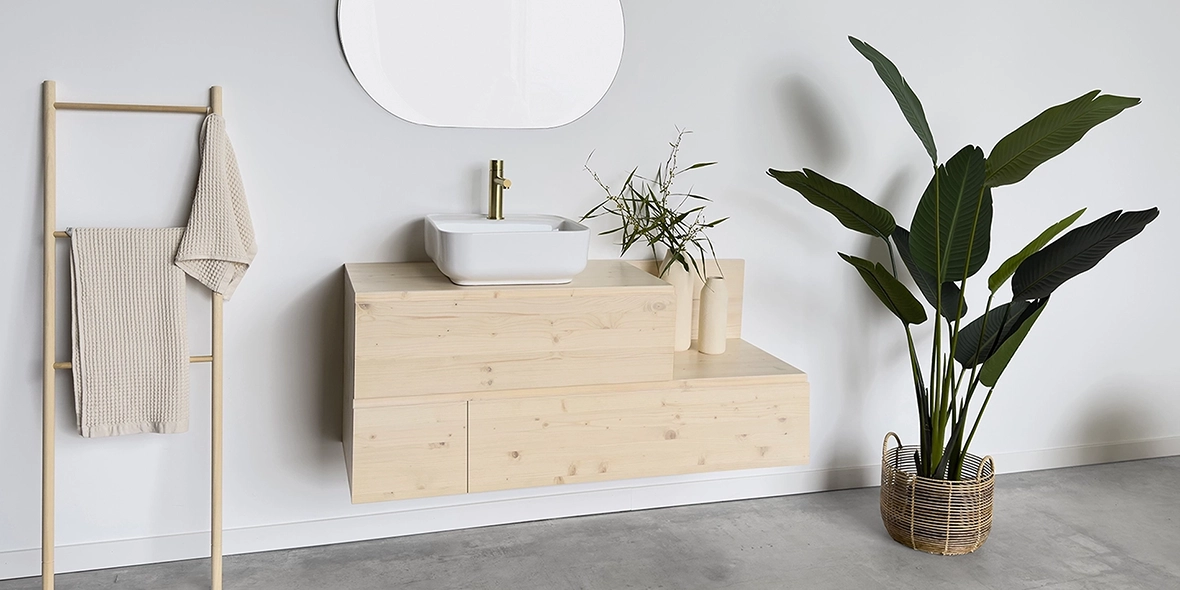 mueble de baño de madera maciza de fresno natural de 120cm de ancho con tapa de madera y 2 cajones. Suspendido a pared. Se puede fabricar a medida.