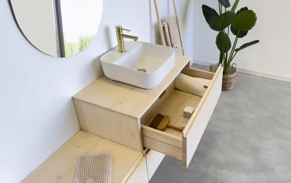 mueble de baño con cajones interiores de madera maciza natural