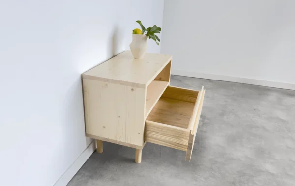 mesita de cama con 1 cajón y hueco. 60cm de largo. Estilo nórdico en madera maciza. Se fabrica a medida.