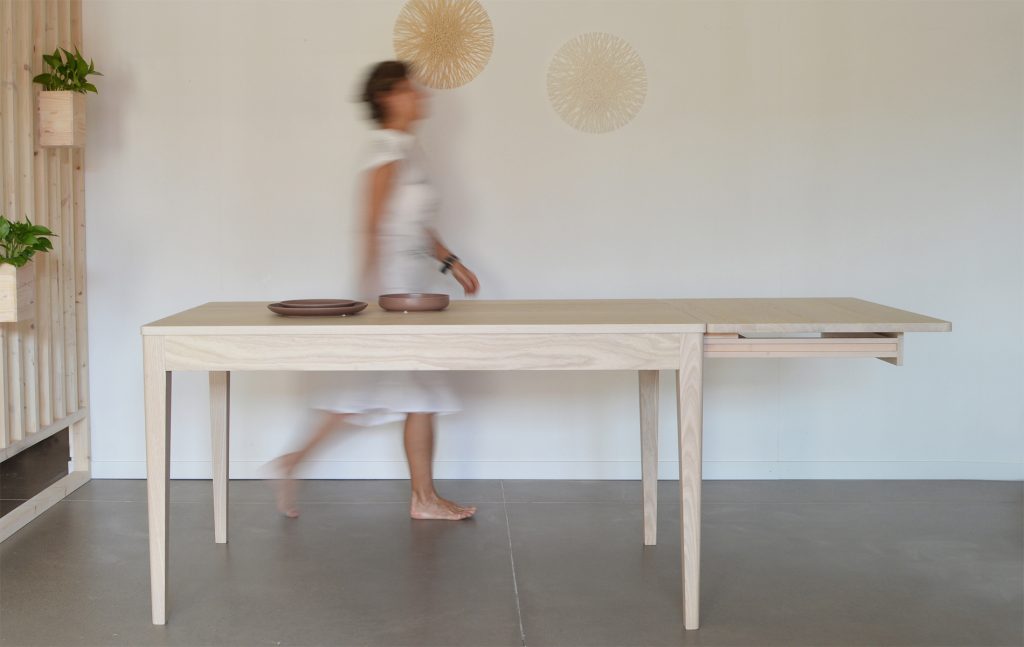 mesa de comedor de madera maciza de fresno diseño escandinavo