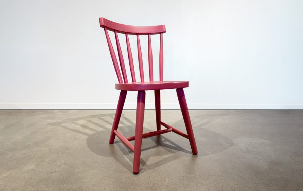 silla de madera de pino maciza nordica color frambuesa